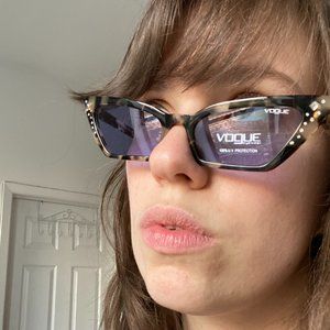 VOGUE EYEWEAR| TORTISE SHELL COLORED| SUNGLASSES 100% UV PROOF| HALEY BIEBER